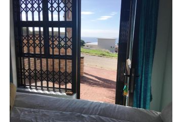 Beach Gypsy Cabin 19 Apartment, Jeffreys Bay - 2