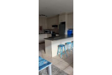 Beach House - JBay Apartment, Jeffreys Bay - 5