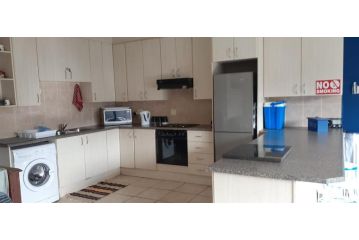 Beach House - JBay Apartment, Jeffreys Bay - 1