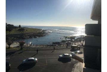 Beach on Mouille Point Apartment, Cape Town - 2