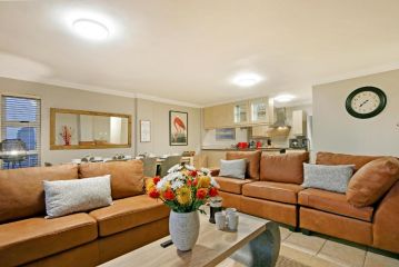 Beach penthouse-style living,self checkin,king beds Apartment, Cape Town - 5