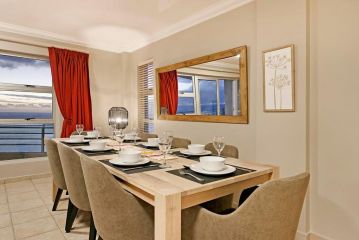 Beach penthouse-style living,self checkin,king beds Apartment, Cape Town - 4