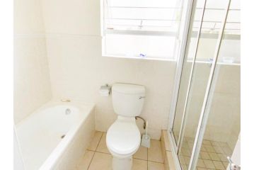 Beach Villa 27A & 27B Apartment, Durban - 5