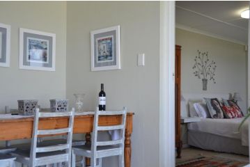 Beach Apartment, Hermanus - 3