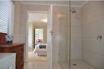 Beach Apartment, Hermanus - 5