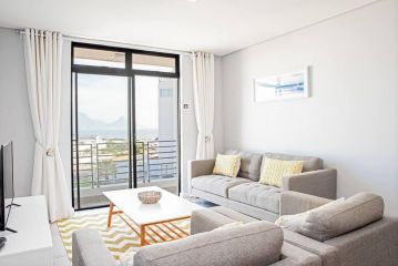 Beachfront 2 bedroom with swimming pool, Blouberg Apartment, Cape Town - 2