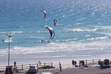 Sunset on Hill Beachfront Apartment Bloubergstrand Apartment, Cape Town - 1