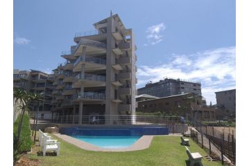 Whale Rock, Modern Beachfront Apartment, Margate - 2