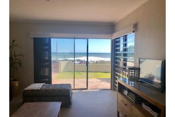 Beachfront Apartment at Malata Beach in Blouberg Apartment, Bloubergstrand - 5