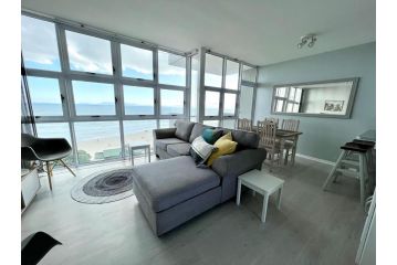 Beachfront apartment with endless views! Apartment, Cape Town - 2