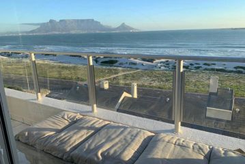 Beachfront apartment with exquisite views Apartment, Cape Town - 4