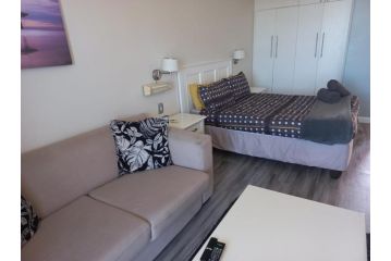 Beachfront Dream 256 Brookes Hill Suites Apartment, Port Elizabeth - 1
