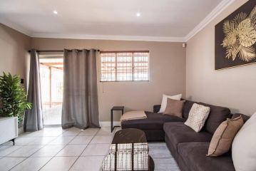 Beautiful and Modern apartment close to Menlyn Apartment, Pretoria - 1