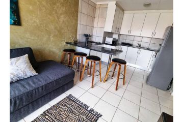 Beautiful and Modern One Bedroom Apartment, East London - 4