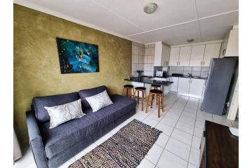 Beautiful and Modern One Bedroom Apartment, East London - 2