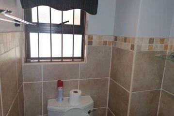 BEAUTIFUL APARTM B10 SITUATED IN BAINS GAME LODGE Apartment, Bloemfontein - 1