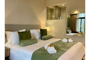 Menlyn Maine Residence Kyoto studio apartment king xl bed Apartment, Pretoria - 4