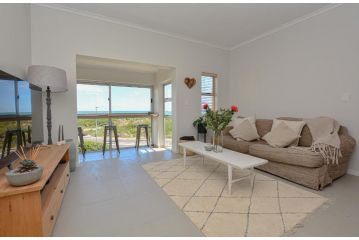 Beautiful Big Bay apartment in Beach Club Apartment, Cape Town - 1