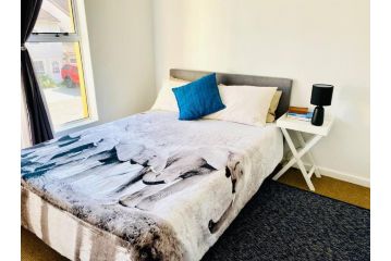 Beautiful Ocean View 2-bedroom Apartment, Cape Town - 4