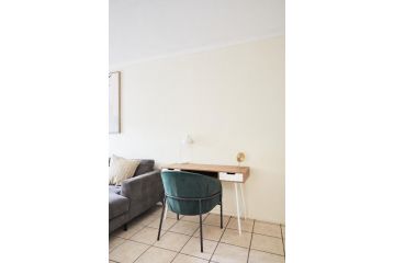 Beautiful Two Bedroom Appartment In Hatfield Apartment, Pretoria - 5