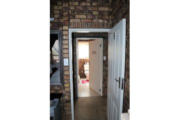 Belle Vue Guesthouse Bed and breakfast, Hartbeespoort - 4