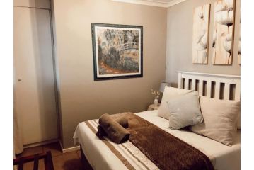 Bergview Family Cottage Apartment, Hilton - 1
