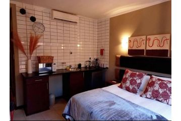 Best overnight with free WiFi. Modern & private Apartment, Bloemfontein - 2
