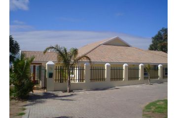 Bienvenue Self Catering Apartment, Mossel Bay - 3