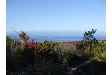 Bienvenue Self Catering Apartment, Mossel Bay - 1