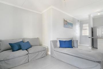 Big Bay Beach Club 122 by HostAgents Apartment, Bloubergstrand - 4