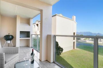 Big Bay Beach Club 122 by HostAgents Apartment, Bloubergstrand - 1