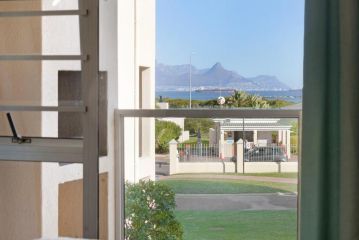 Big Bay Beach Club 122 by HostAgents Apartment, Bloubergstrand - 5