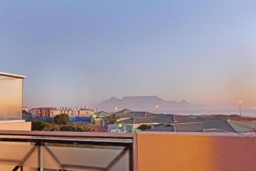 Big Bay Beach Club 37 by HostAgents Apartment, Bloubergstrand - 1