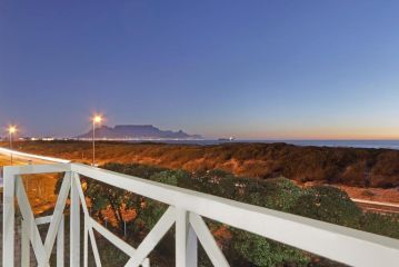 Big Bay Beach Club J32 by HostAgents Guest house, Cape Town - 1