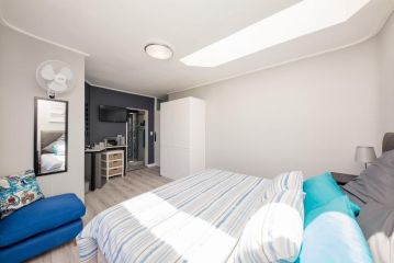 Big Blue Accommodation Guest house, Bloubergstrand - 3