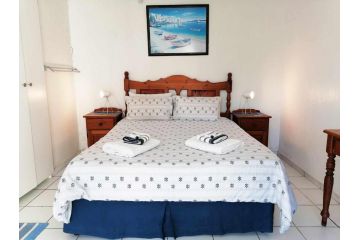 Boathouse Bed & Biscuit - Lower Deck Apartment, Margate - 5