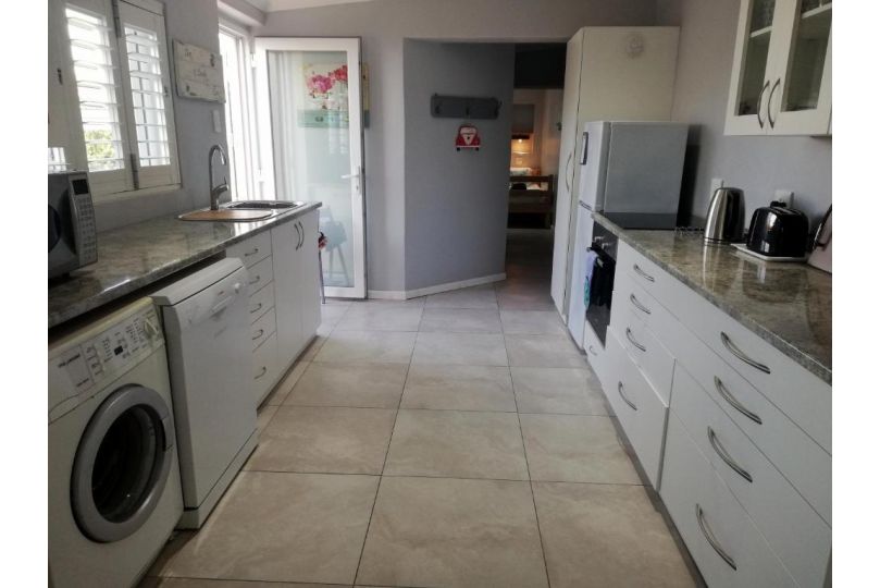 Bizwani Beach Cottage Apartment, Port Elizabeth - imaginea 7