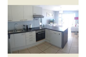 Cape Town Sea Spray Bloubergstrand Apartment, Bloubergstrand - 5