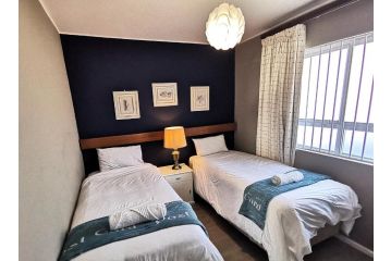 Cape Town Beachfront Accommodation in Blouberg Apartment, Bloubergstrand - 5