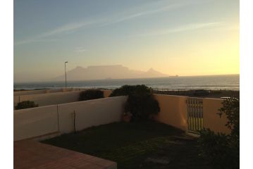 Blouberg Beachfront Apartment, Bloubergstrand - 2
