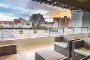 Modern 2 bedroom with underground parking 1 mins from beach-205 La Cabina, Blouberg, Cape Town Apartment, Bloubergstrand - 2