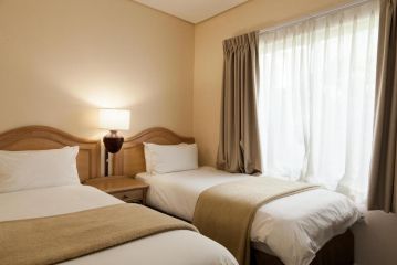 Dolphin Beach Hotel Self Catering Apartments Hotel, Bloubergstrand - 1