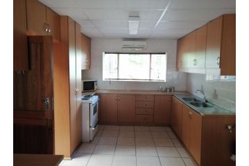 BLS (Baie Lekker Slaap) Apartment, Bloemfontein - 2