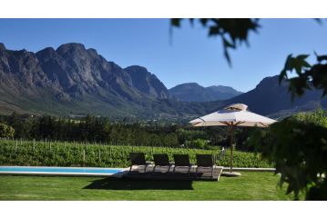 Blueberry Hill Cottages Farm stay, Franschhoek - 1