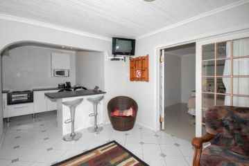 Bluewater Reservations Guest house, Port Elizabeth - 1