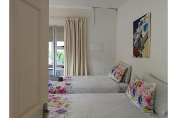 Bluff Accommodation Aybriden Self-Catering ApartHotel, Durban - 4