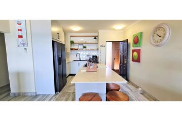 Bondi Beach B Apartment, Shelly Beach - 1