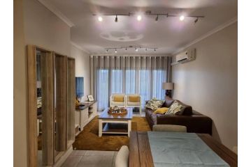 Bondi Beach Apartment, Margate - 2