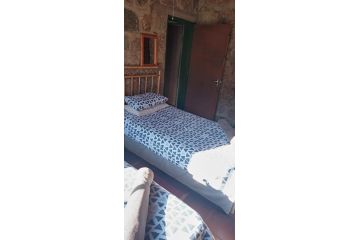 Bottlebrush Stone Cottage Apartment, Dullstroom - 5