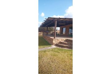 Bottlebrush Stone Cottage Apartment, Dullstroom - 4